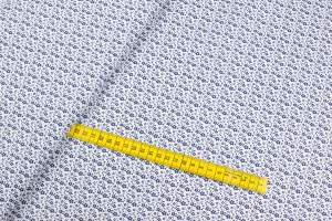 Tkanina bawełna wzór granatowe kwiaty kolor biały