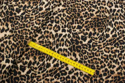 Tkanina Silki Wzór Panterka kolor beżowy