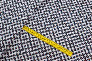 Tkanina Barbie Marchiano wzór geometryczny granatowy kolor biały