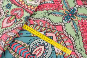 Tkanina szyfon wzór Orientalny kolor zielony i różowy