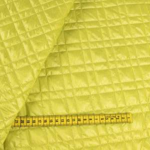 Tkanina pikowaną z ociepliną wzór paski na seledynowym tle