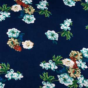 Tkanina Wiskoza – wzór kwiaty, tło granatowe
