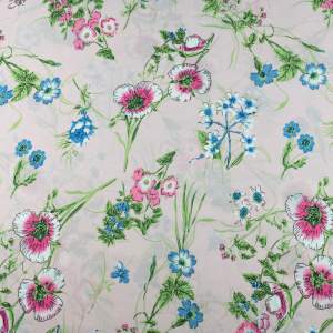 Tkanina Wiskoza wzór kwiatki na różowym tle