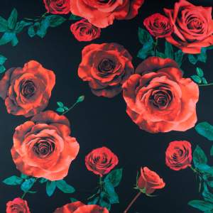 Tkanina wiskoza twill wzór czerwone kwiaty na czarnym tle