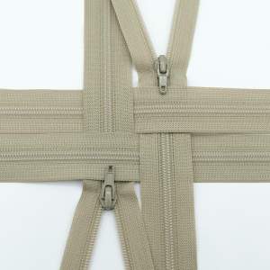 Zamek spiralny nierozdzielczy kolor 561 jasny khaki 18 cm