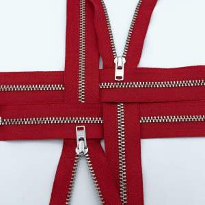 Zamek metalowy nierozdzielczy anty-nikiel kolor 519 czerwony 8 cm
