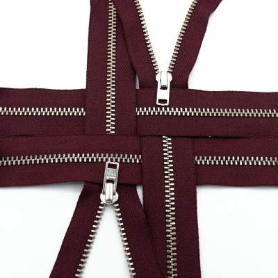 Zamek metalowy nierozdzielczy  anty-nikiel kolor 021 bordo 16 cm