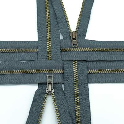 Zamek metalowy nierozdzielczy stary mosiądz kolor 578 szary 8 cm