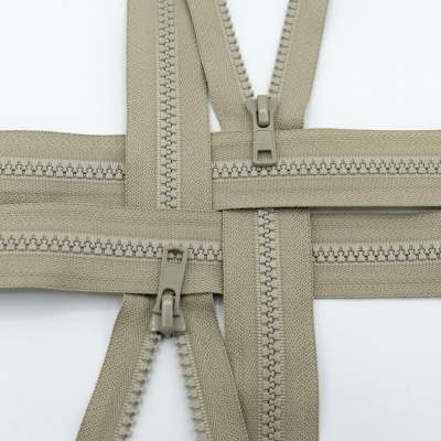 Zamek kostkowy rozdzielczy kolor 561 jasny khaki 55 cm