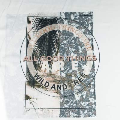 Szyfon jedwabny wzór napisy w kwadracie kolor brązowy