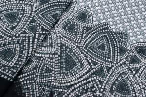 Tkanina szyfon wzór kamienie w odcieniach szarości border 2 stronny