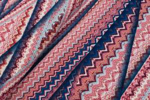 Dzianina jersey ity wzór zygzak różowy/niebieski