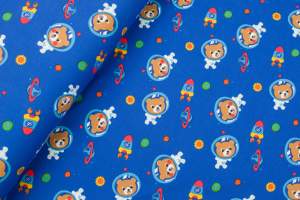 Jersey bawełniany wzór miś kosmonauta na chabrowym tle