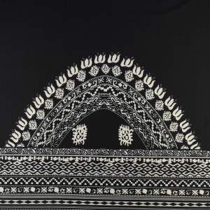 Dzianina Punto wzór border jednostronny kolor czarny KUPON 65 cm