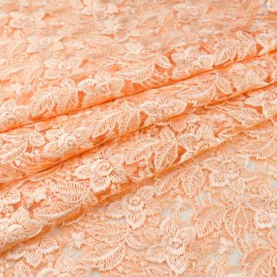 Koronka Gipiura na tiulu brzoskwiniowy