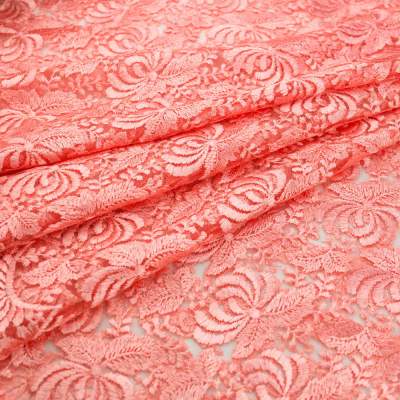 Koronka Gipiura na tiulu łososiowy