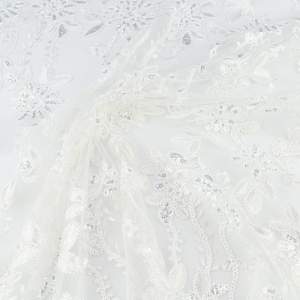 Koronka materiał w kwiaty kolor zgaszony biały