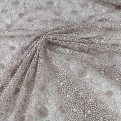 Koronka materiał w kwiaty kolor beżowo różowy