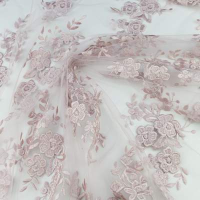 Koronka materiał w kwiaty kolor brudny różowy