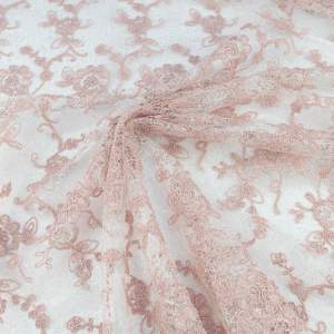 Koronka materiał w kwiaty kolor różowo beżowy