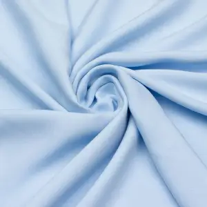 Tkanina wiskoza błękitna na sukienki – lekka i przewiewna