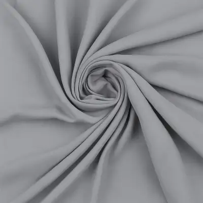 Tkanina wiskoza jasnoszara na sukienki – lekka i przewiewna