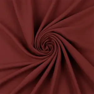Tkanina wiskoza czerwona na sukienki – lekka i przewiewna
