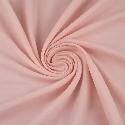 Tkanina wiskoza różowa na sukienki – lekka i przewiewna