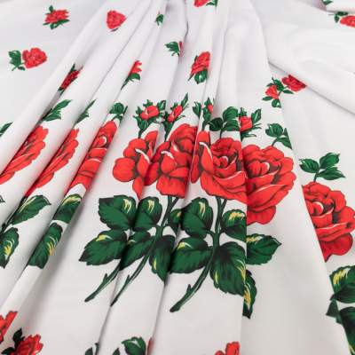 Wiskoza twill róże border jednostronny biały