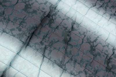 Tkanina pikowana na kurtki wzór pasy siny, flok