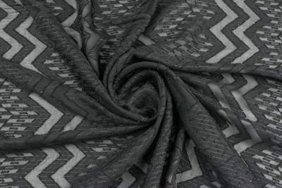 Koronka na szyfonie wzór zygzak kolor czarny