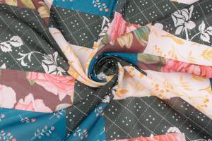 Tkanina szyfon wzór kwiaty kwadraty kolorowe