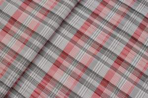 Tkanina bawełna wzór krata kolor truskawkowy / biały, lureks
