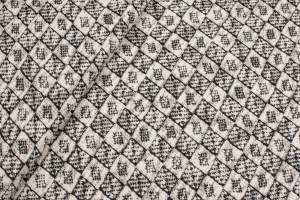 Dzianina swetrowa wzór geometryczny kolor kremowy / czarny