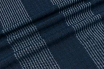 Materiały tapicerskie kolor granatowy, wzór krata