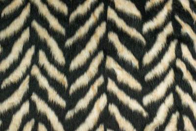 Tkanina Futerkowa futro wzór jodełka kolor beżowy i czarny