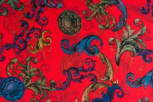 Tkanina szyfon wzór włoski na czerwonym tle