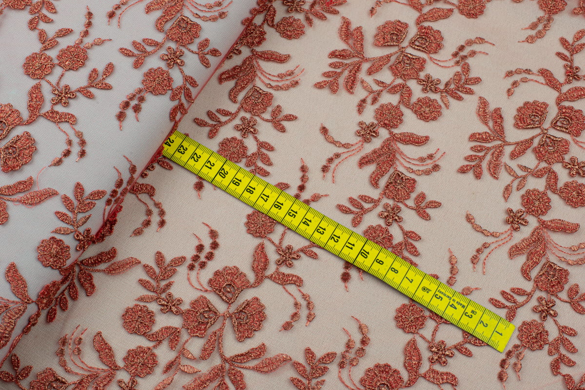 Koronka stabilna kwiaty kolor czerwony