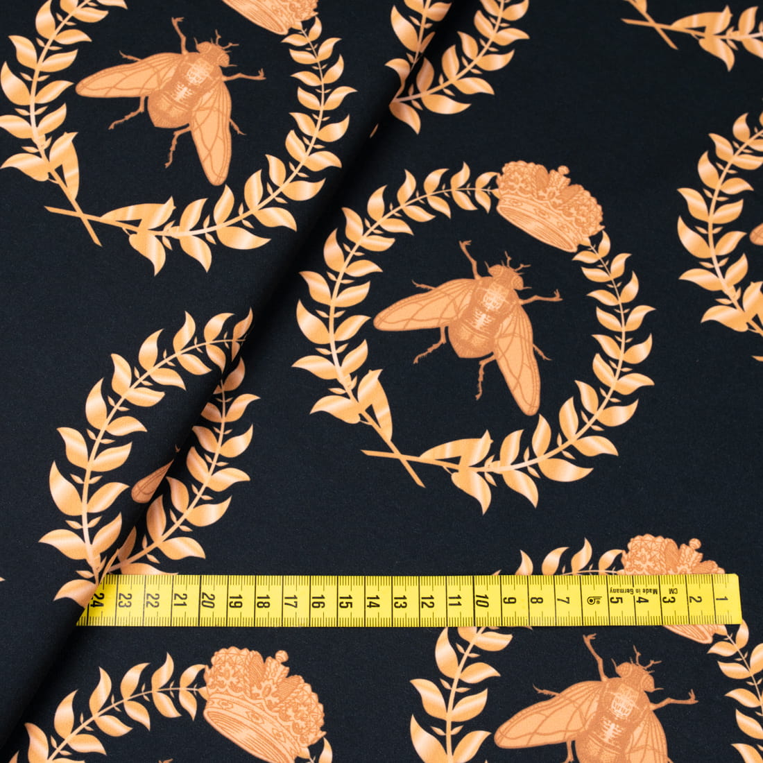 Tkanina Barbie Marchiano wzór typu G mucha kolor czarny