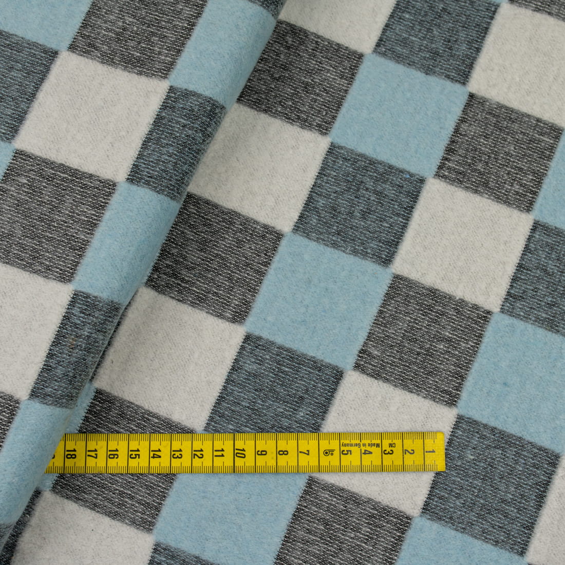 Tkanina płaszczowa wzór szachownica kolor czarny melanż/błękitny /biały