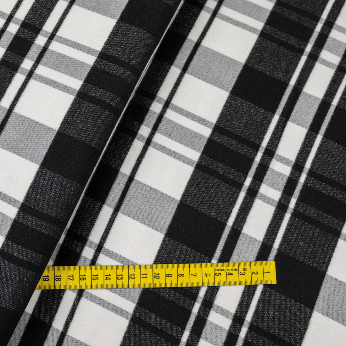Tkanina płaszczowa wzór krata czarno-biała