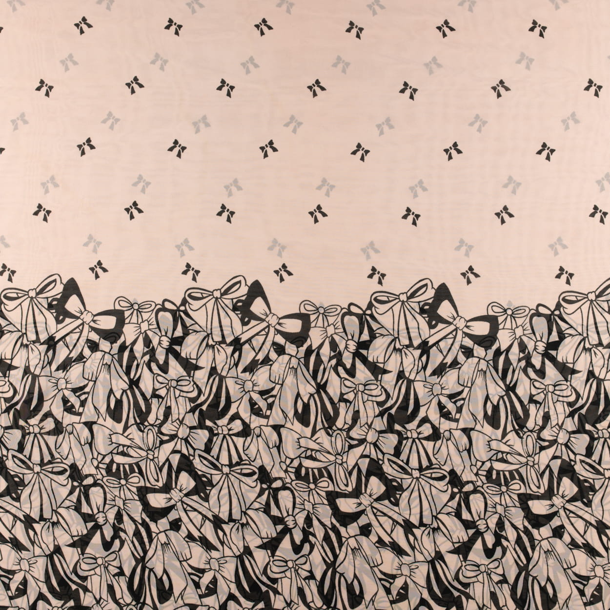 Szyfon wzór kokardy na różowym tle