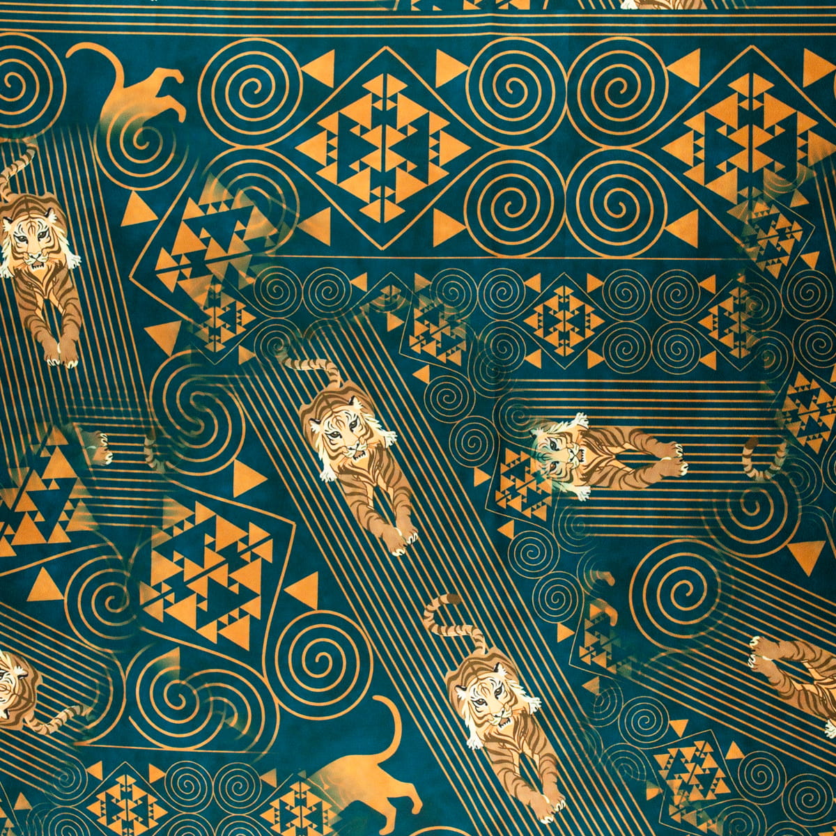 Tkanina wiskoza twill wzór tygrysy na zielonym tle