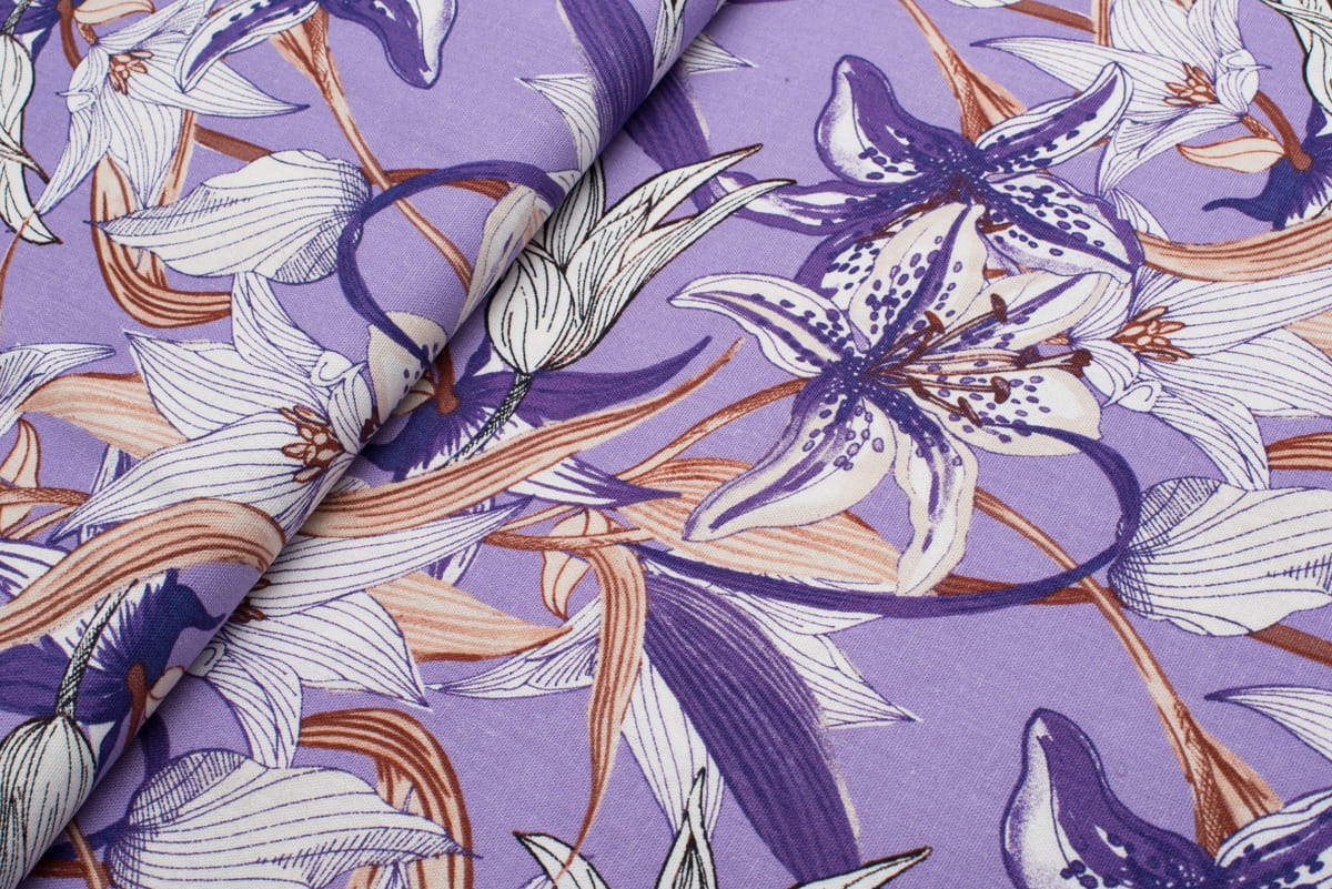 Len z wiskozą białe lilie na fioletowym tle