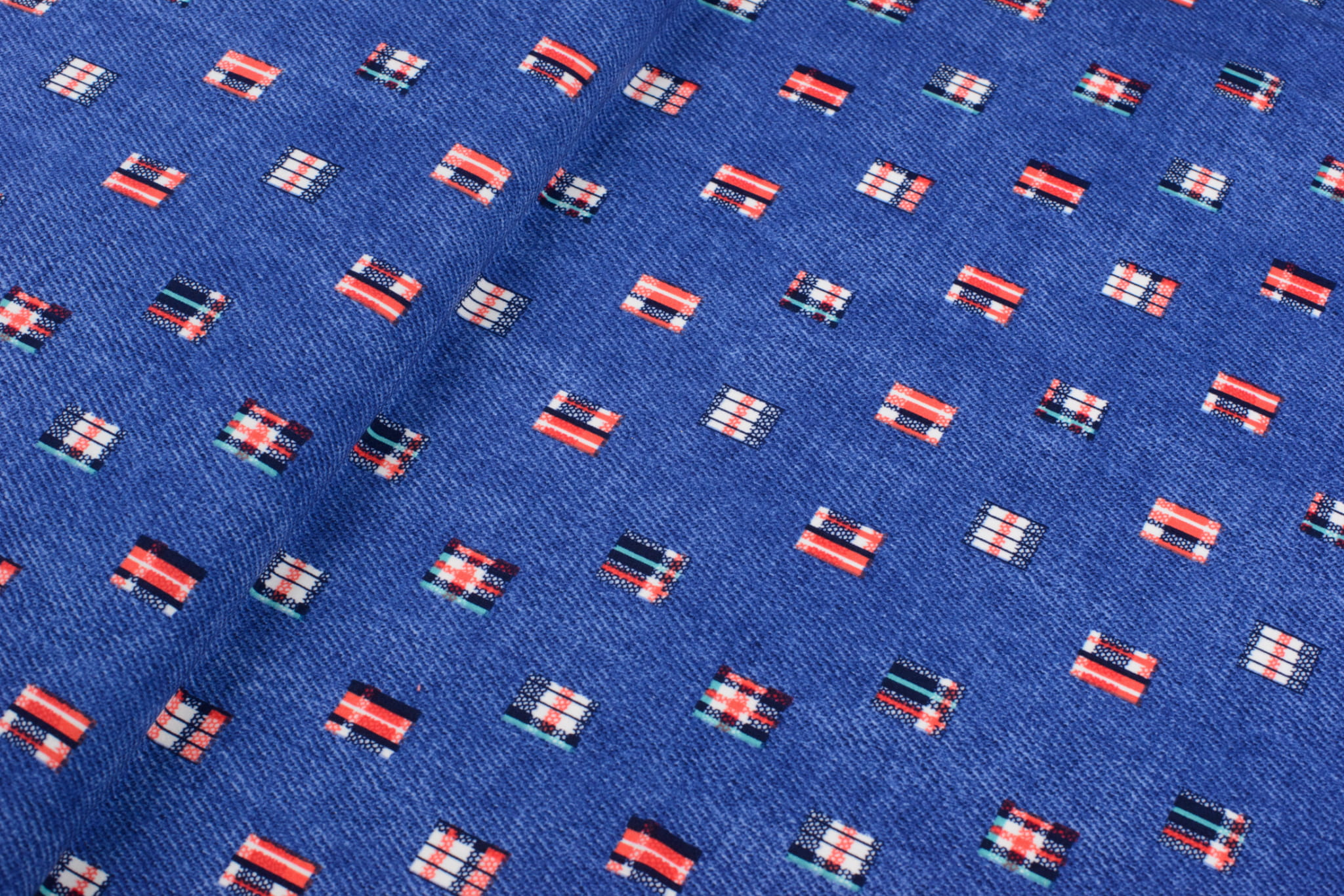 Dzianina jersey ity wzór geometryczny jeans niebieski