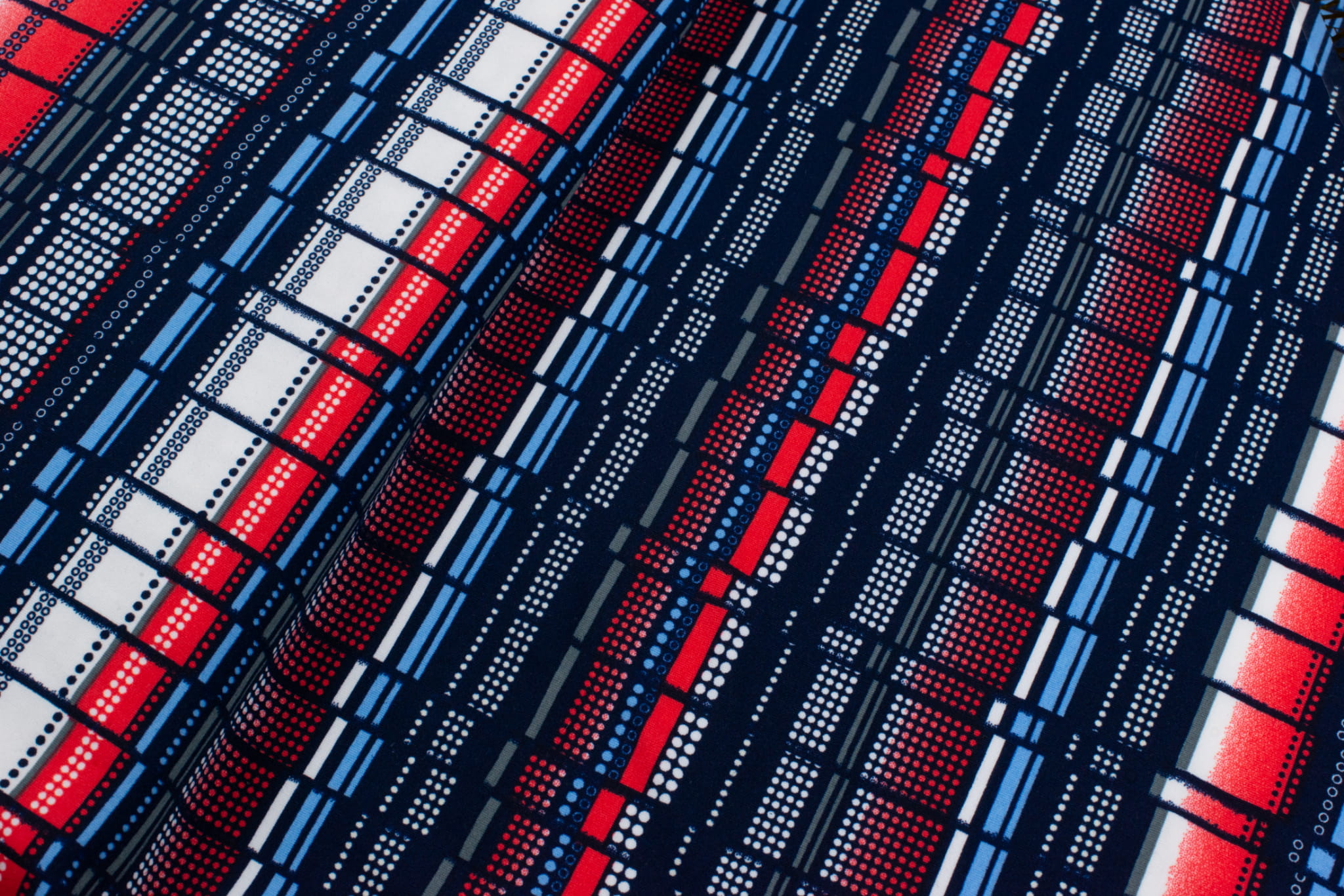 Dzianina jersey ity wzór geometryczny kropki granatowy/czerwony