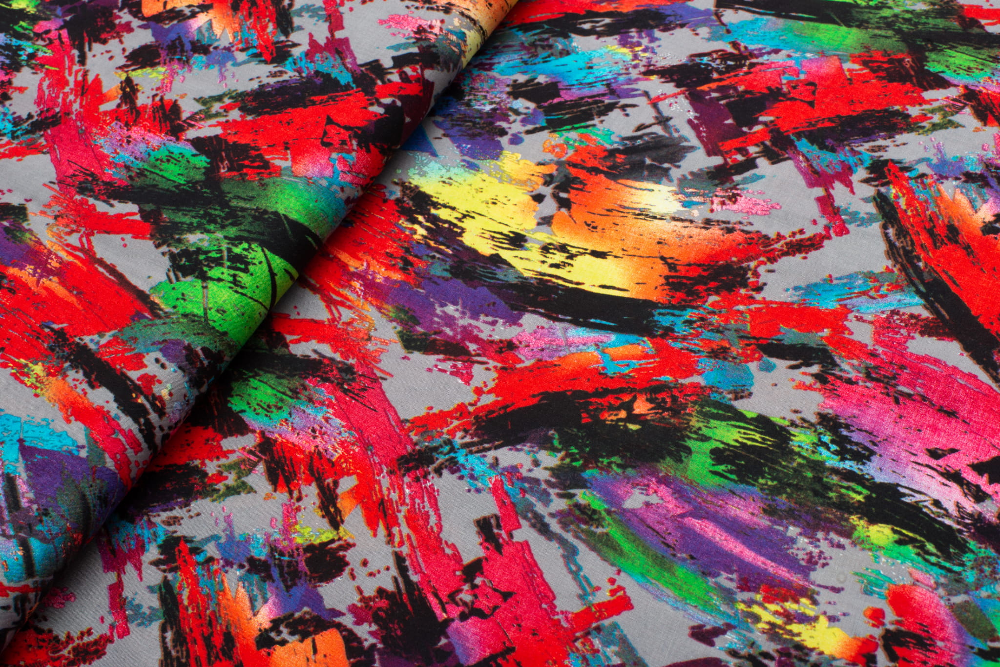 Tkanina wiskoza wzór malowany na szarym tle