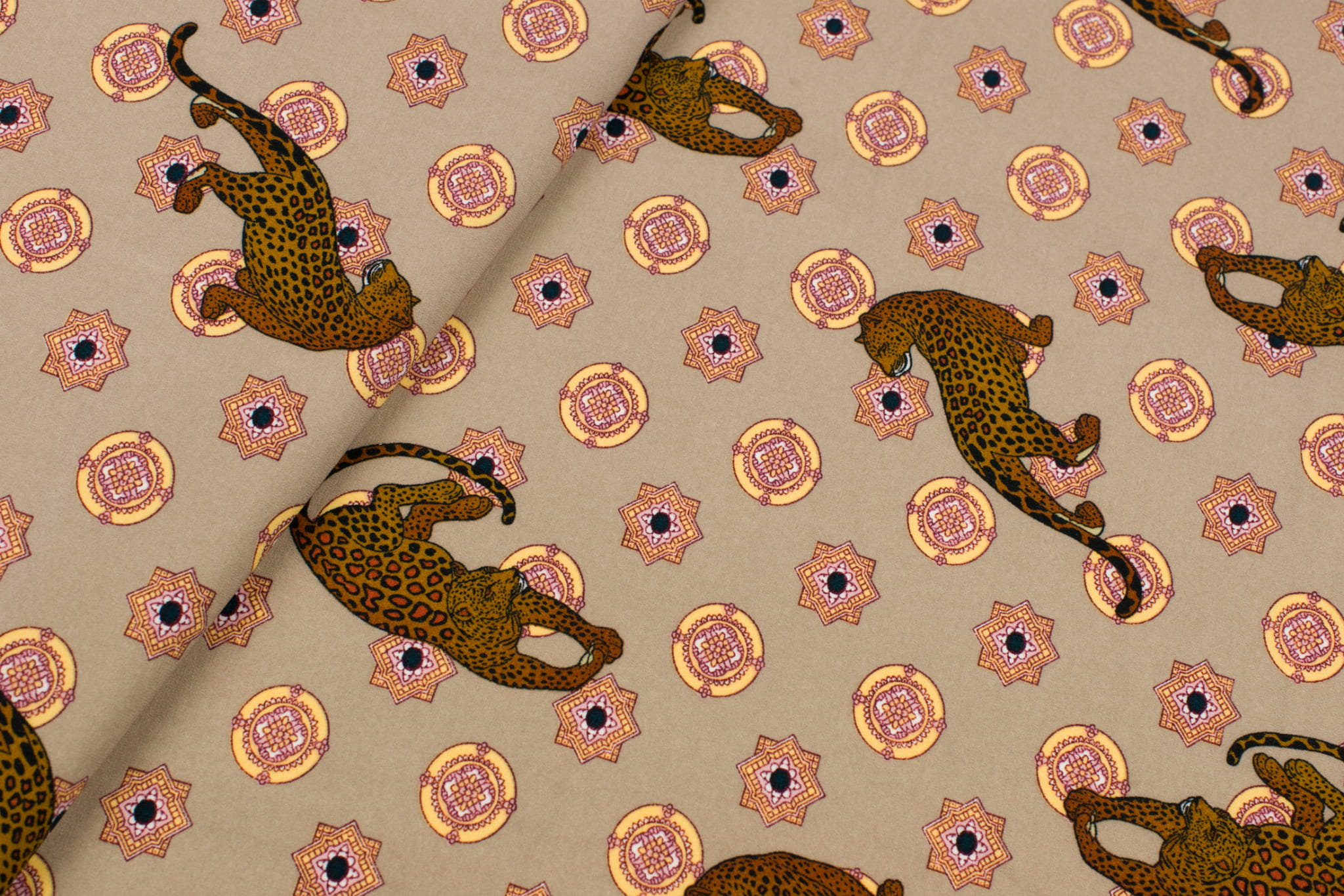 Tkanina milano krepa wzór lampart beżowy