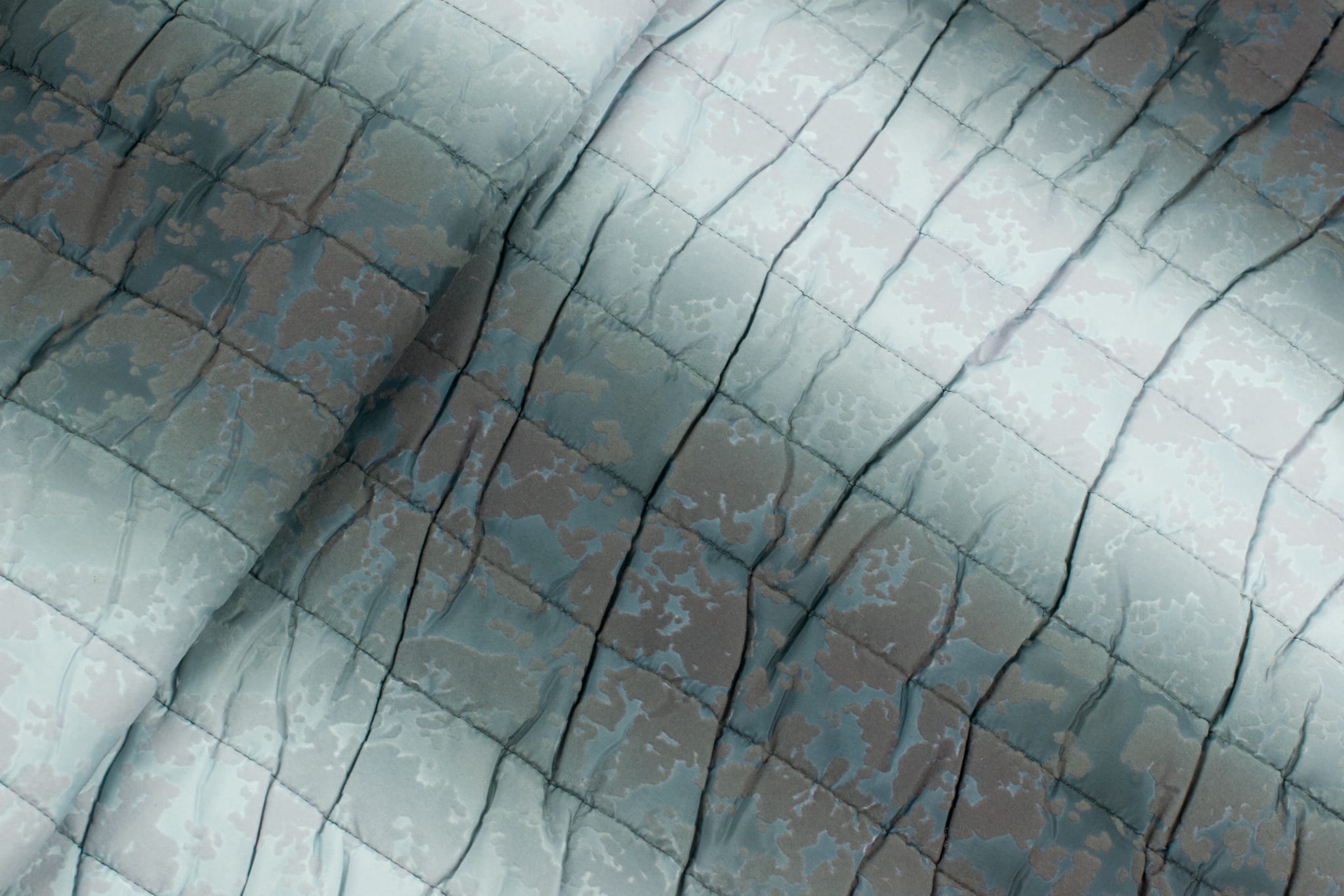 Tkanina pikowana wzór pasy odcienie szarości, flok