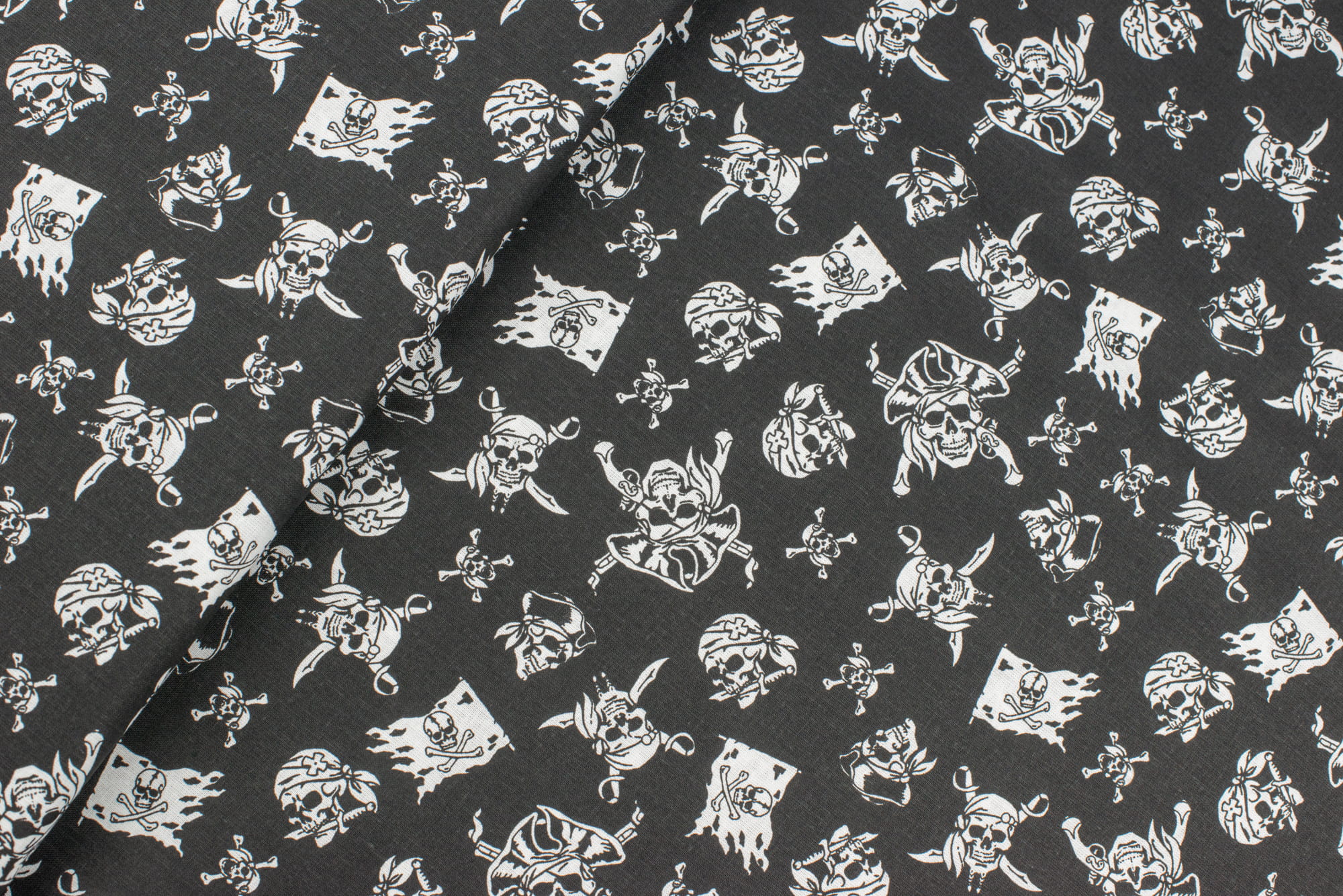 Tkanina bawełna wzór piraci czaszki kolor czarny